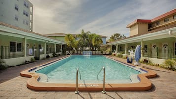 Piscina all'aperto, ombrelloni da piscina