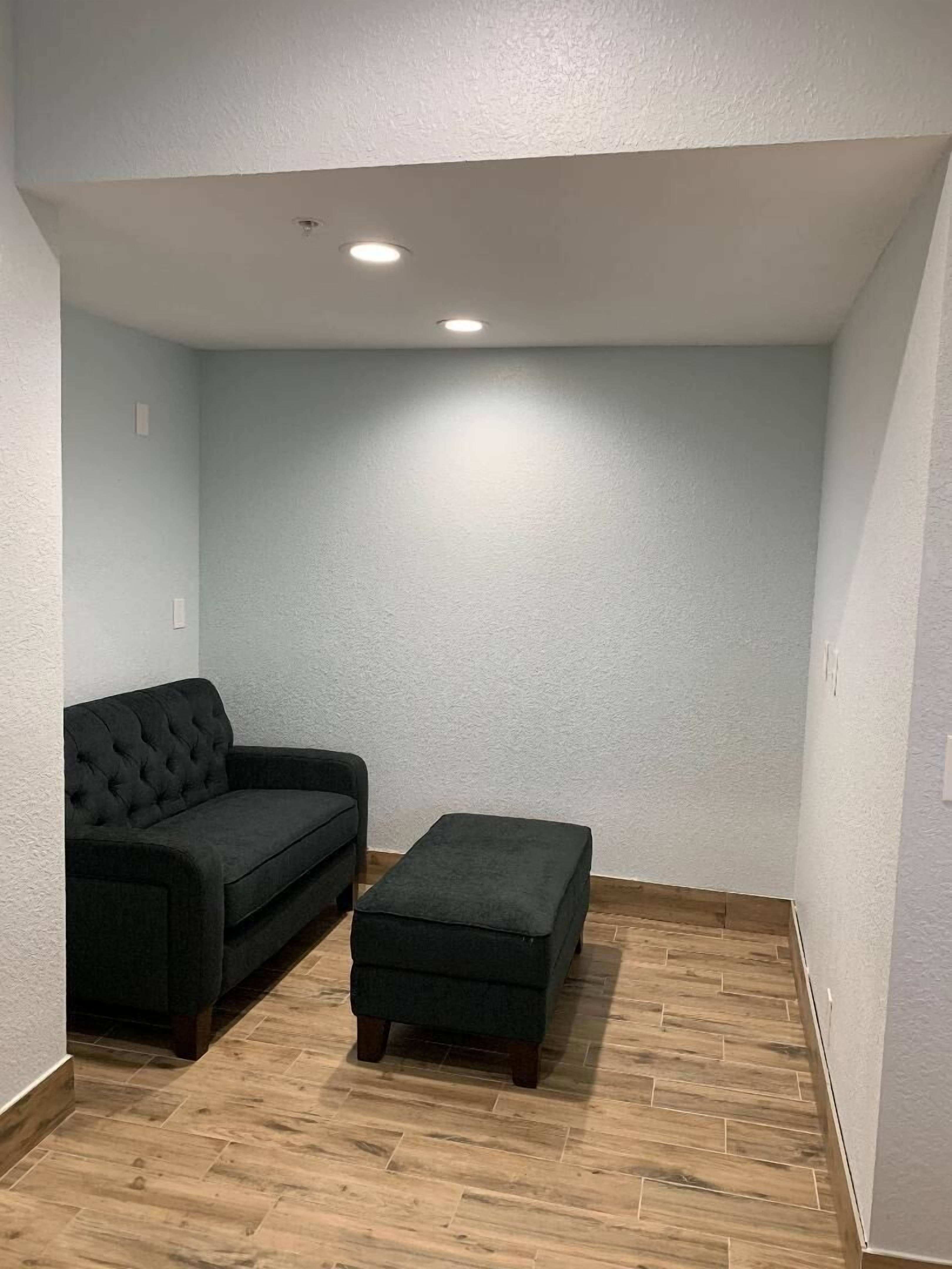 27-inch flat-screen tv with cable channels, tv