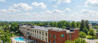 Holiday Inn Express & Suites Bethlehem Arpt-Allentown Area