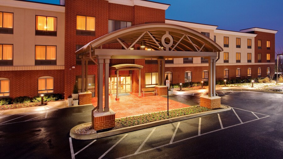 Holiday Inn Express & Suites Bethlehem Arpt-Allentown Area