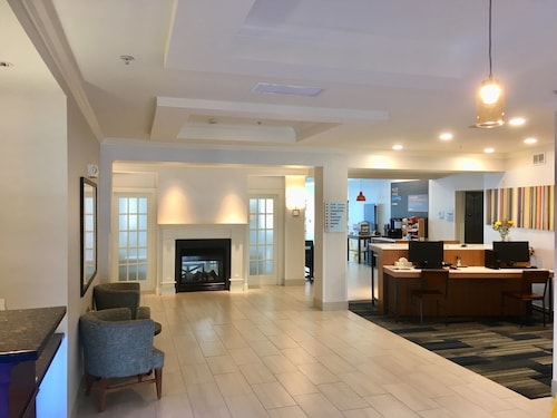 Holiday Inn Express & Suites Bethlehem Arpt-Allentown Area