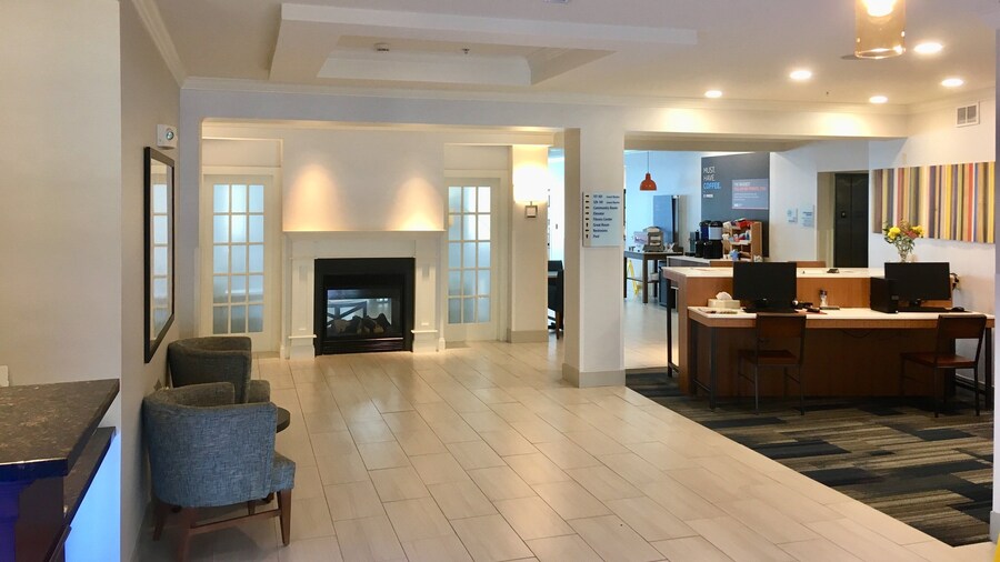 Holiday Inn Express & Suites Bethlehem Arpt-Allentown Area