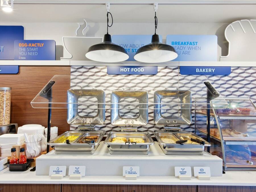 Tägliches inbegriffenes kontinentales Frühstück
