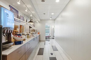 Free daily continental breakfast - Holiday Inn Express & Suites Bethlehem Arpt-Allentown Area (Bethlehem)