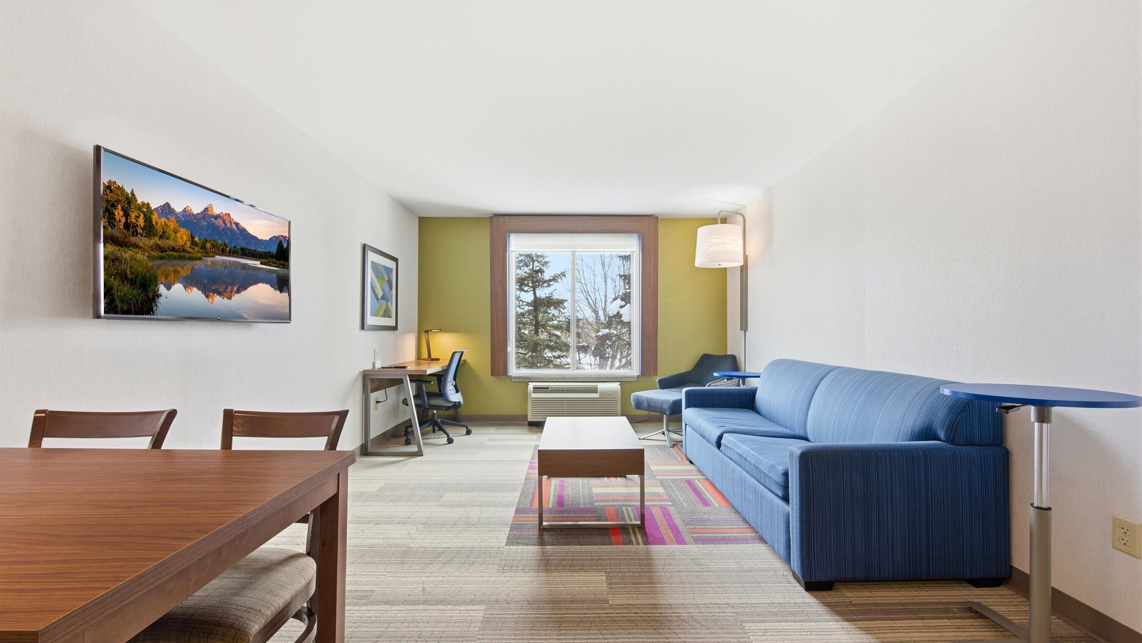 Suite, 1 King Bed with Sofa bed | Desk, laptop workspace, blackout drapes, iron/ironing board