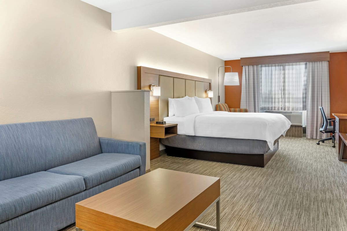 Egyptian cotton sheets, premium bedding, pillowtop beds, in-room safe