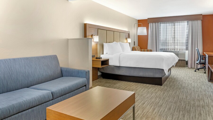 Holiday Inn Express Hotel & Suites Hillview by IHG