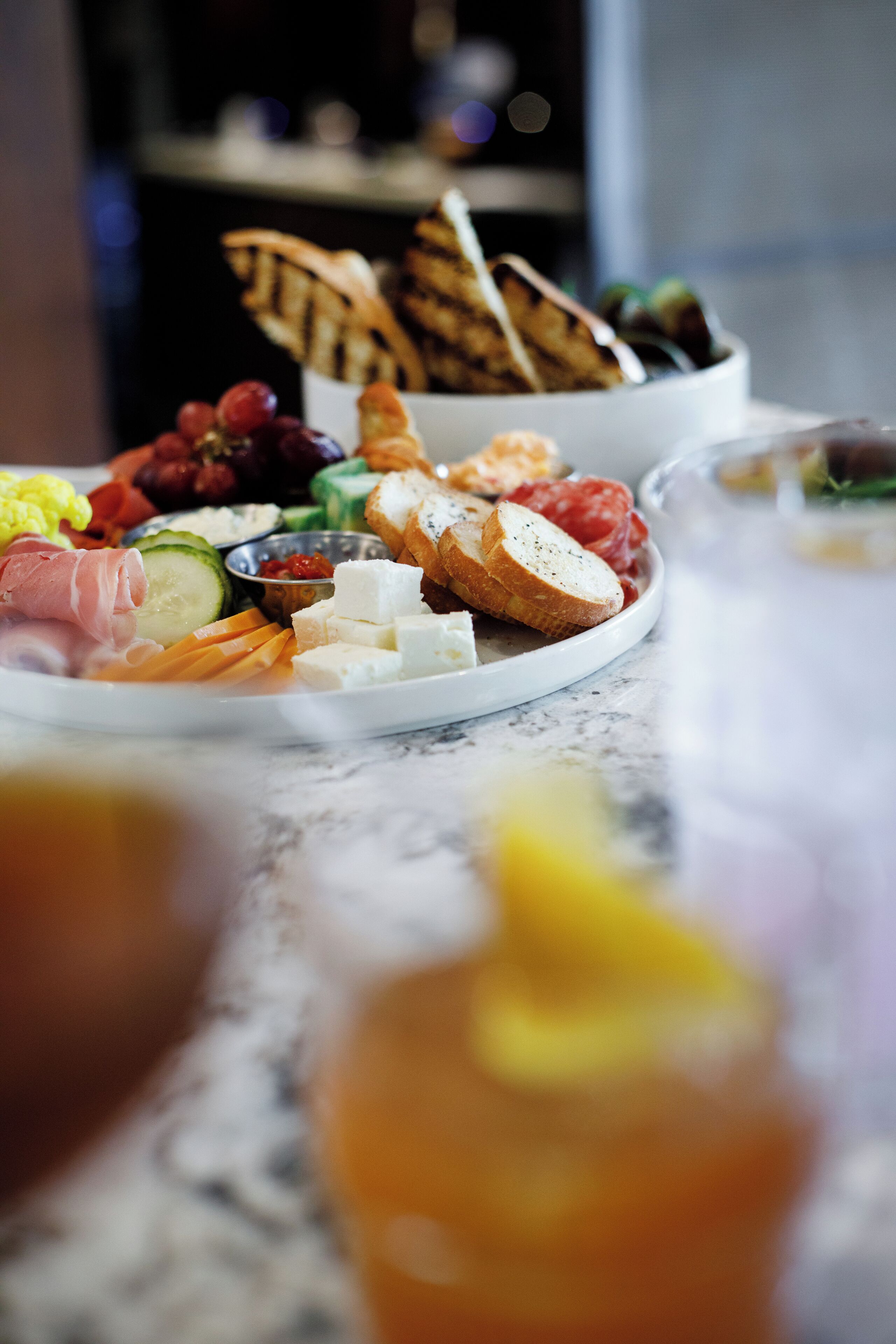 2 restaurants, breakfast, lunch, dinner served; American cuisine 