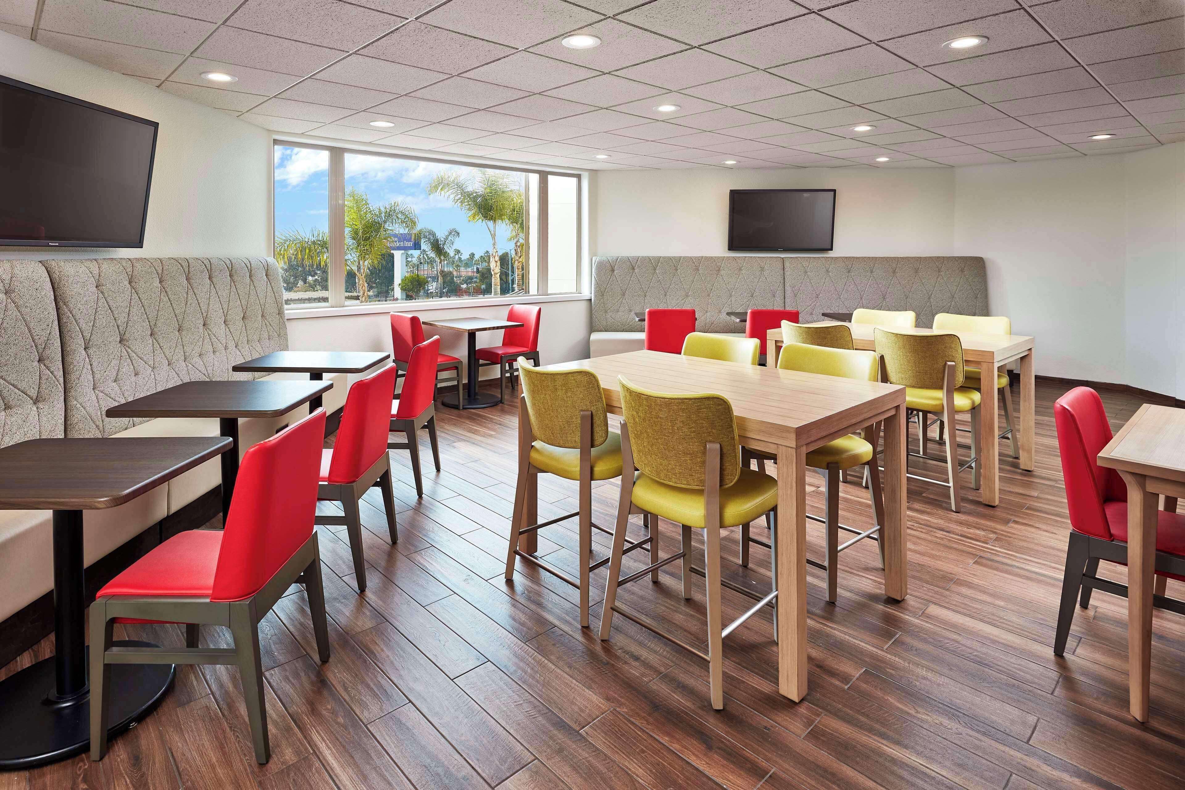 daily cooked-to-order breakfast for a fee