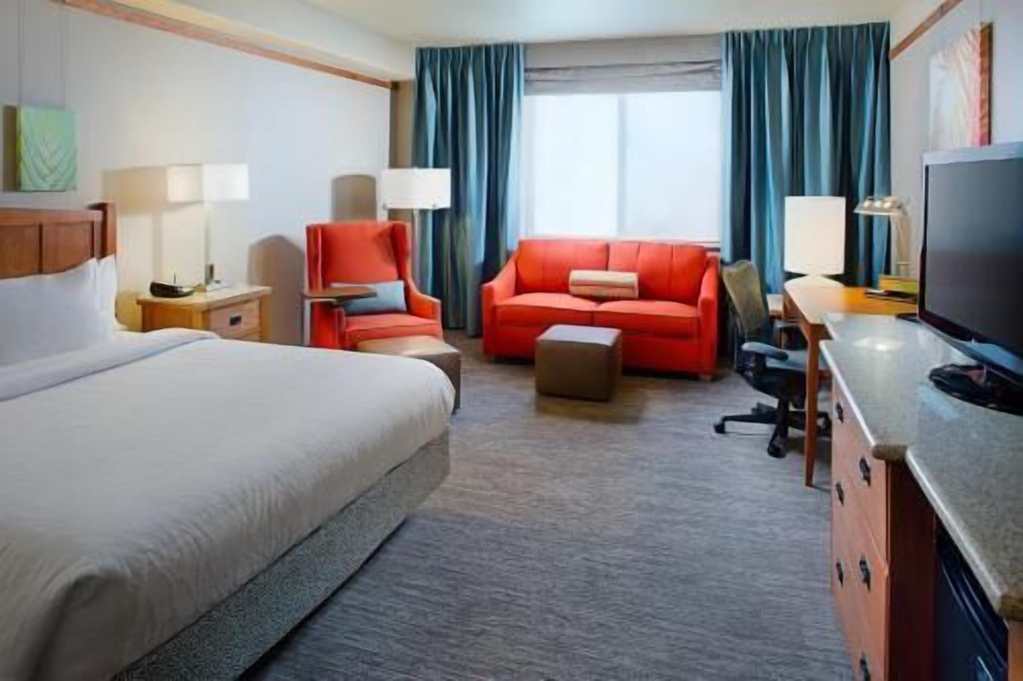 Coffres-forts dans les chambres, bureau, Wi-Fi gratuit, draps fournis