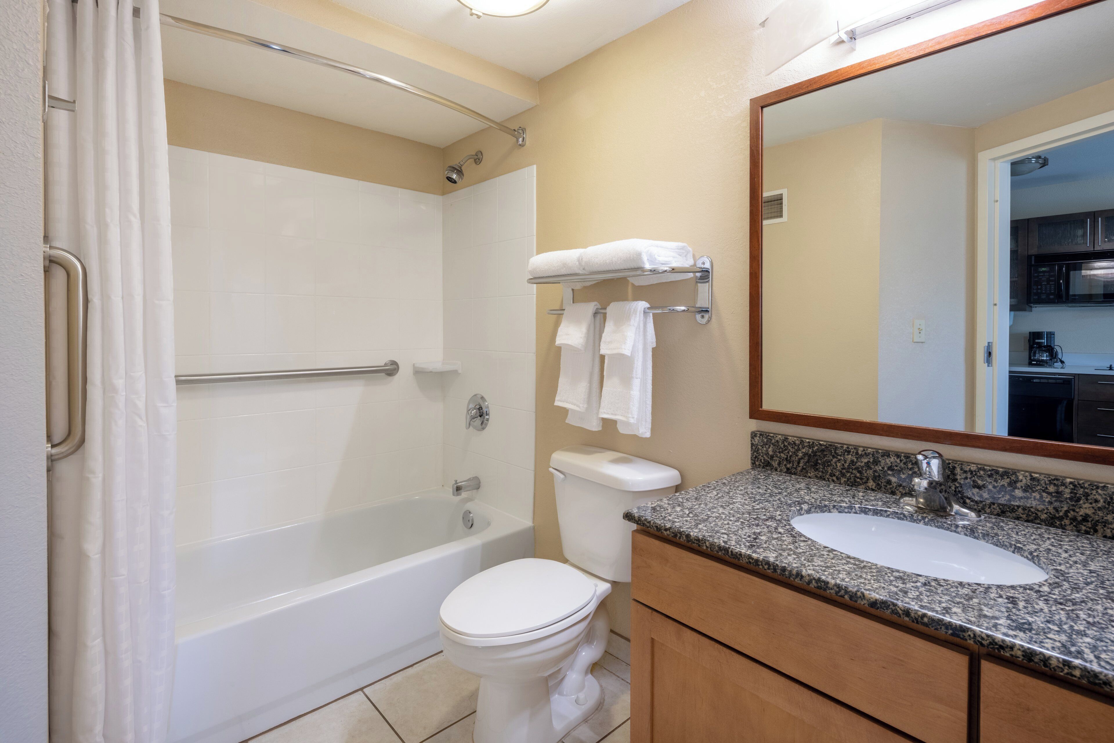 Studio Suite, 1 Queen Bed, Transfer Shower, Non Smoking (Transfer Shower) | Bathroom | Free toiletries, hair dryer, towels