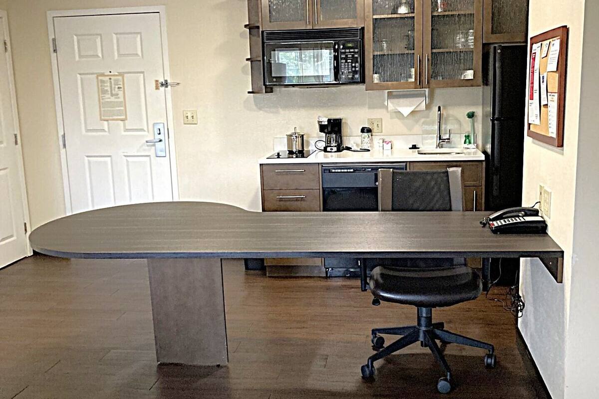 suite, 1 bedroom | private kitchen | full-sized fridge, microwave, stovetop, dishwasher