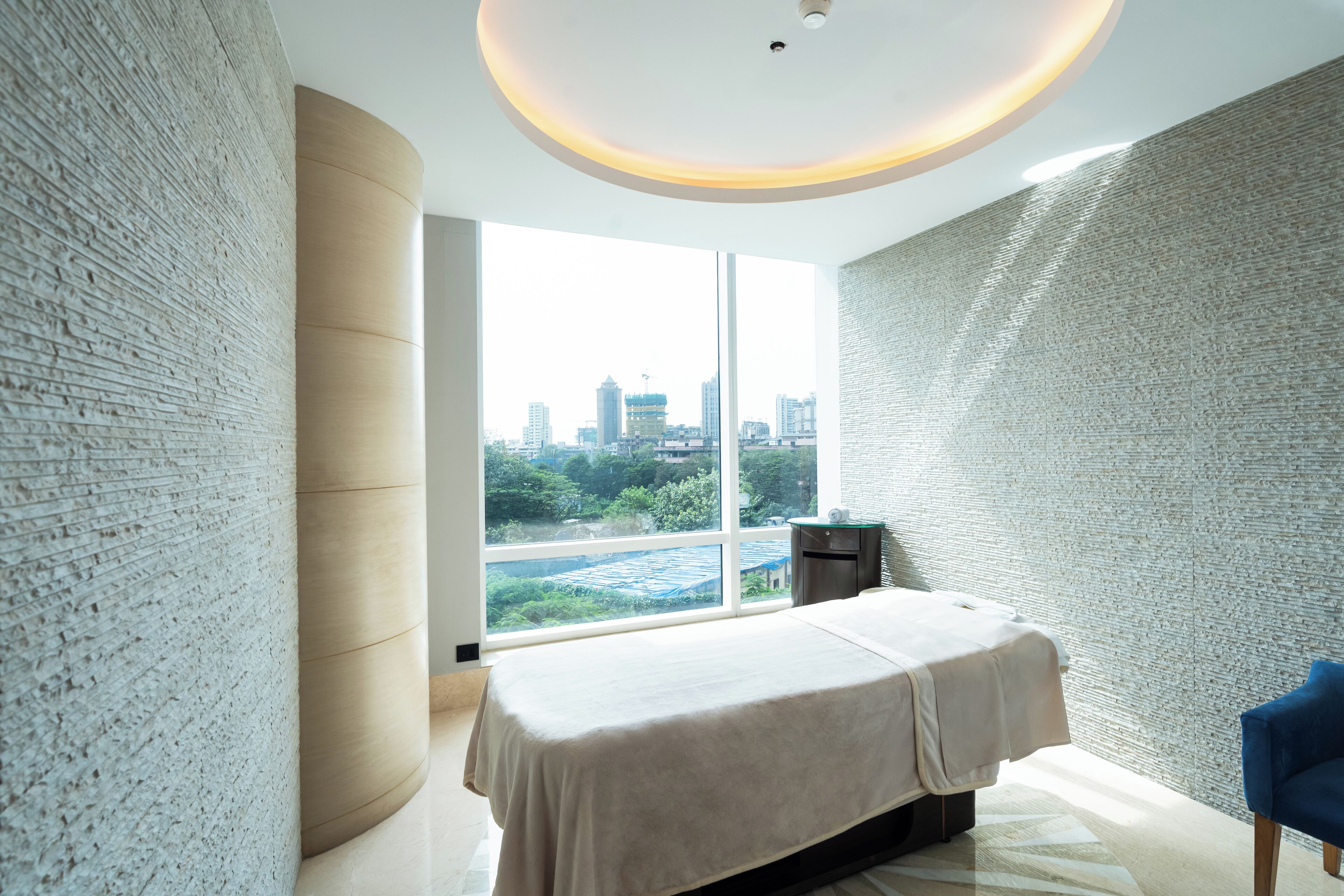 雙人療程室、深層組織按摩、按摩服務