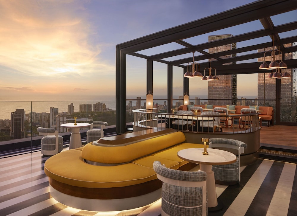 Four Seasons Hotel Mumbai by null