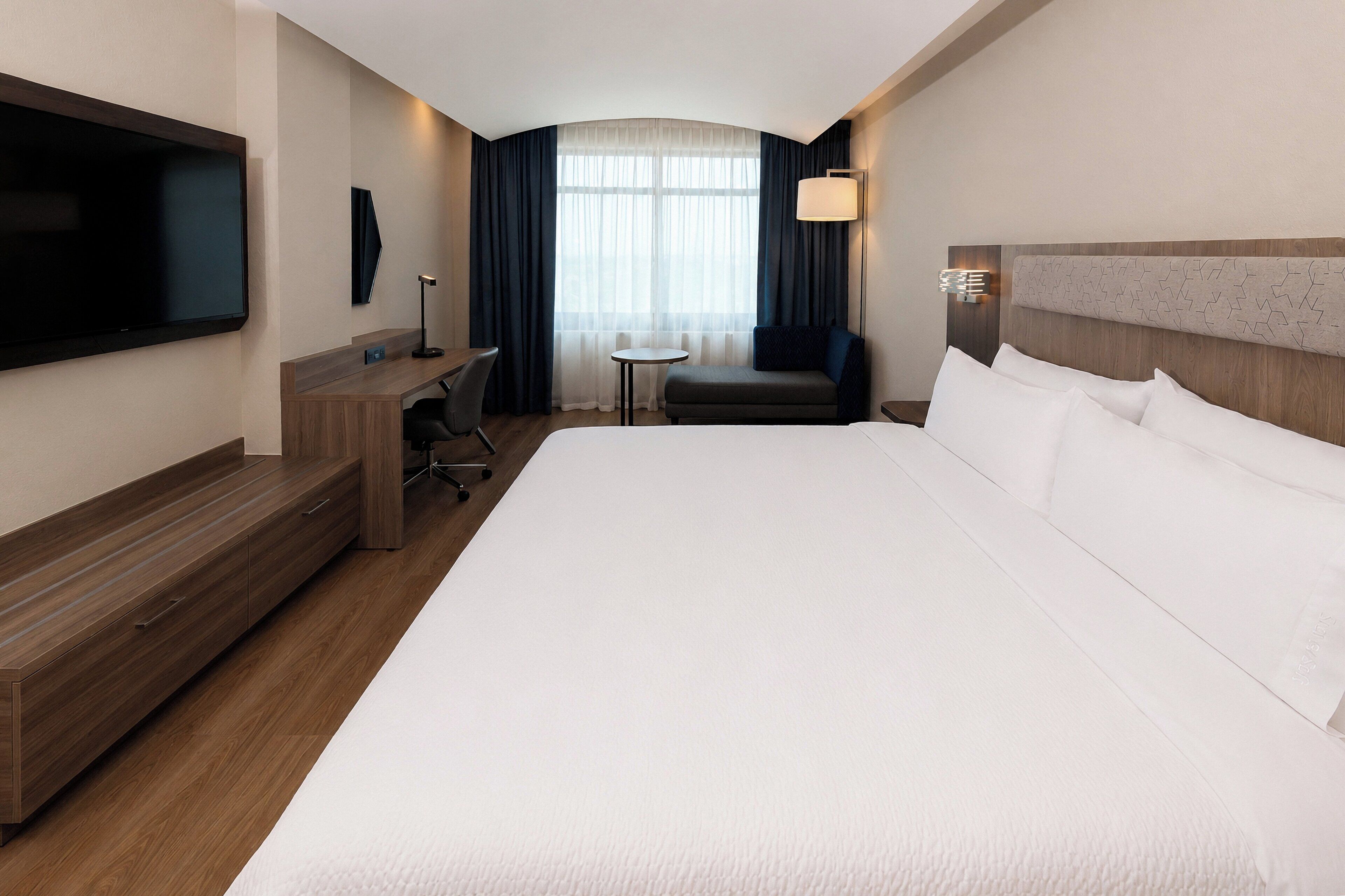 Standard Room, 1 King Bed (Extra Floor Space) | Frette Italian sheets, premium bedding, down duvets, desk
