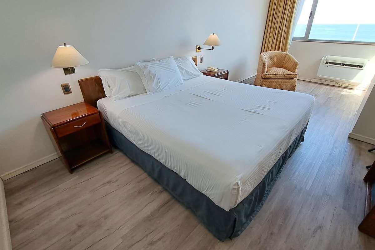double room | 1 bedroom, premium bedding, minibar, in-room safe