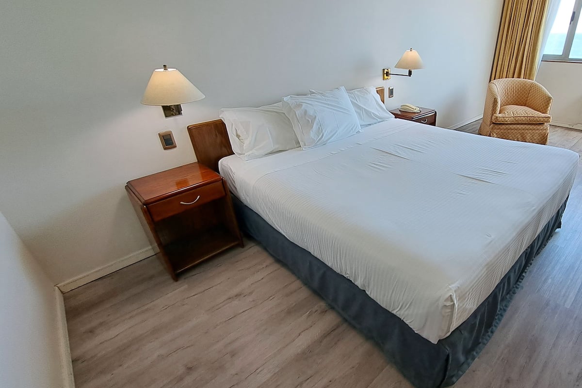 1 bedroom, premium bedding, minibar, in-room safe