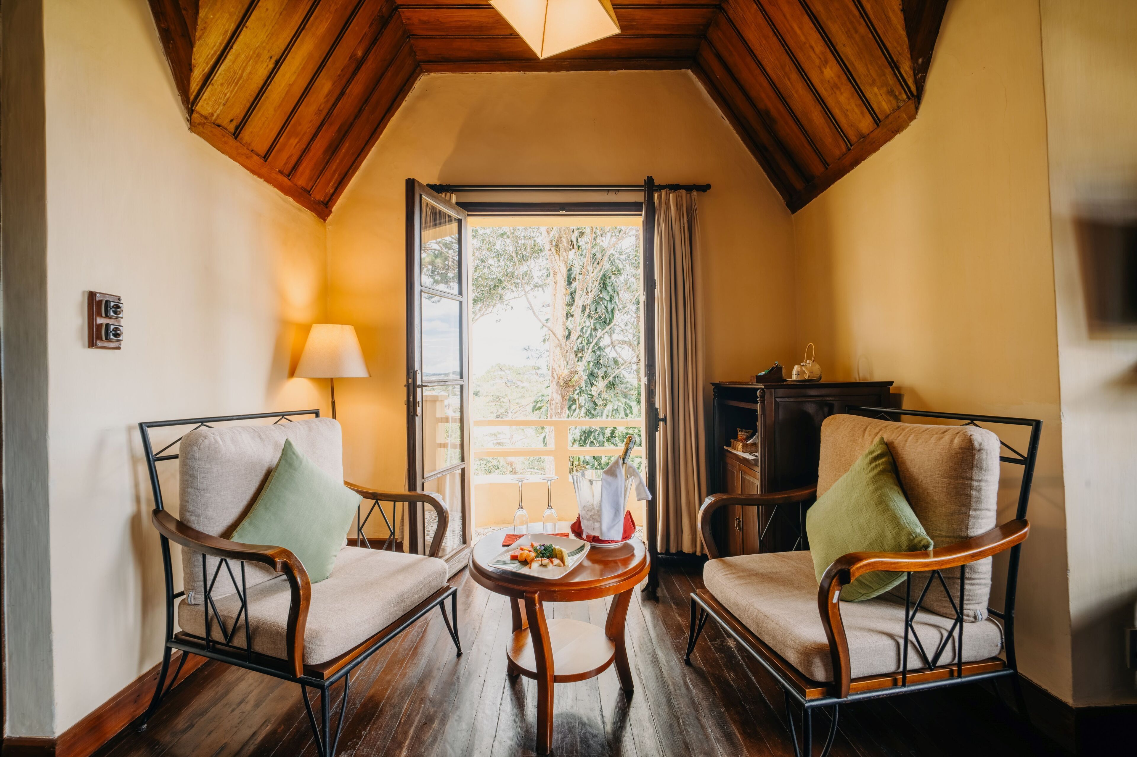 villa room | minibar, in-room safe, blackout curtains, iron/ironing board