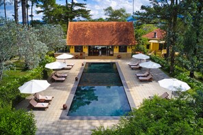 Outdoor pool, sun loungers