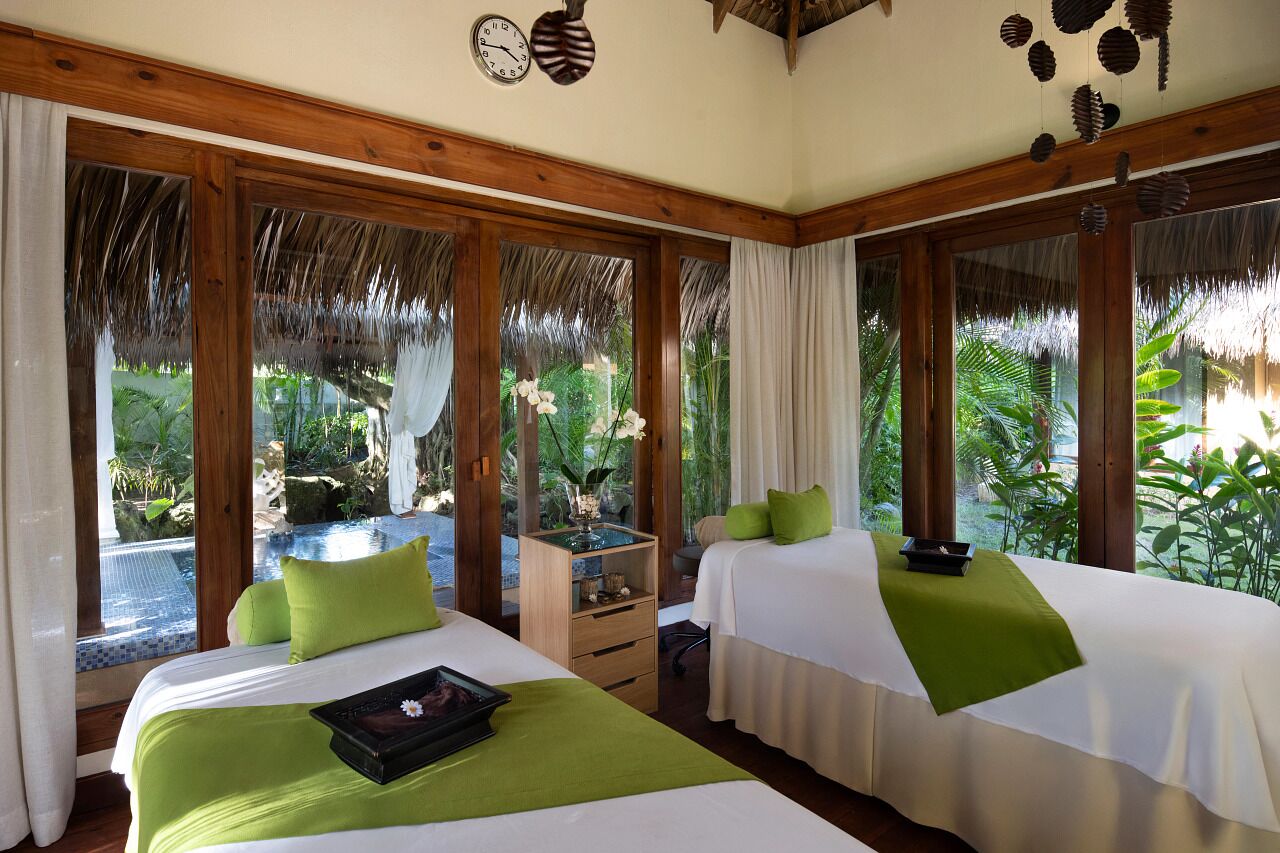 Couples treatment rooms, sauna, hot tub, steam room, body treatments