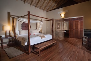Premium bedding, pillowtop beds, in-room safe, desk - Zoetry Agua Punta Cana - All Inclusive (Punta Cana)