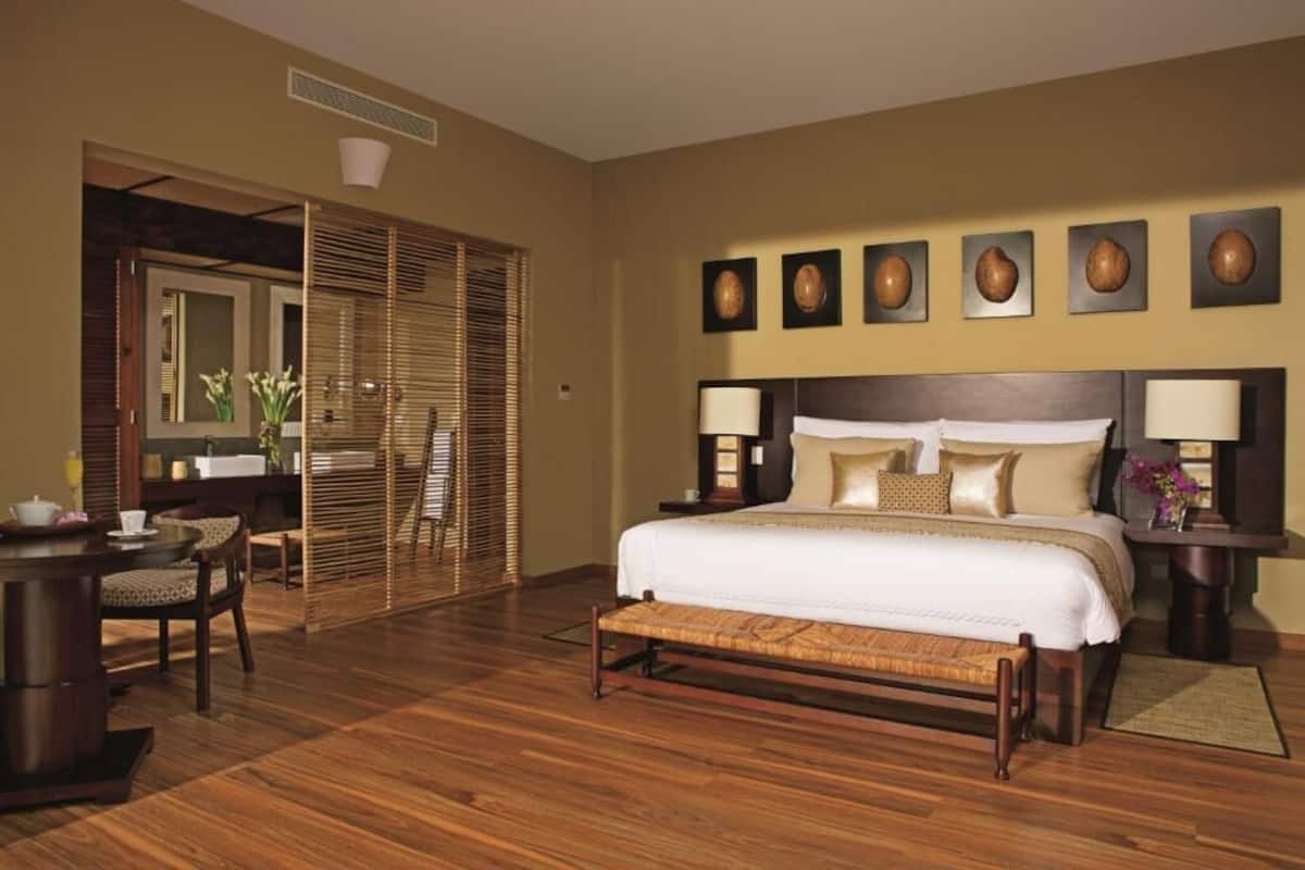1 bedroom, premium bedding, pillow-top beds, in-room safe