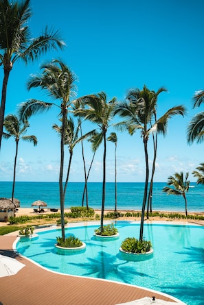Indoor pool, 2 outdoor pools, pool umbrellas, sun loungers