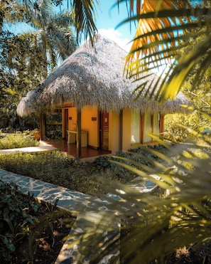 Couples treatment room(s), sauna, hot tub, steam room, body treatments