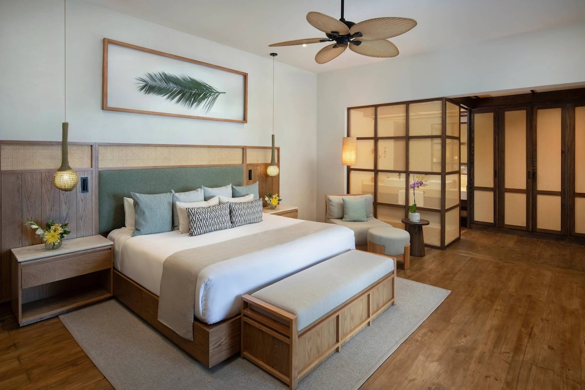 1 bedroom, premium bedding, pillow-top beds, in-room safe