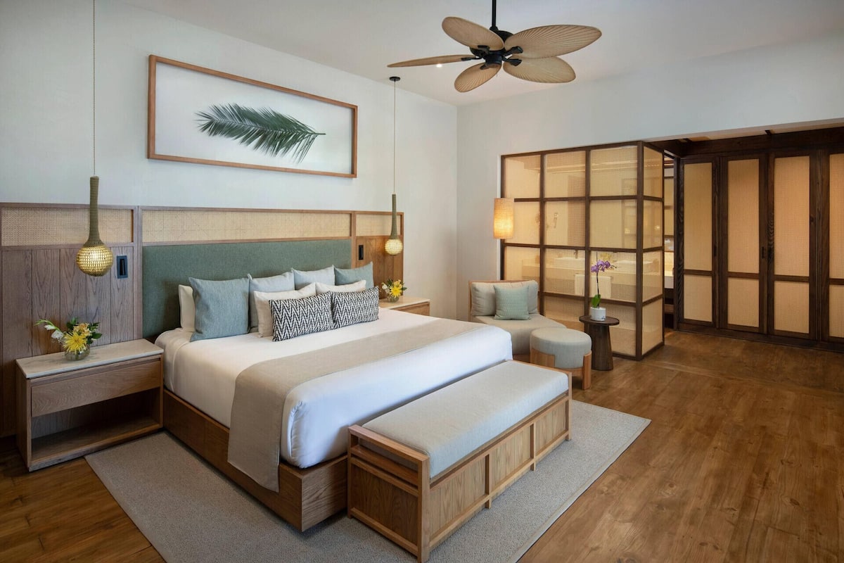 1 bedroom, premium bedding, pillow-top beds, in-room safe