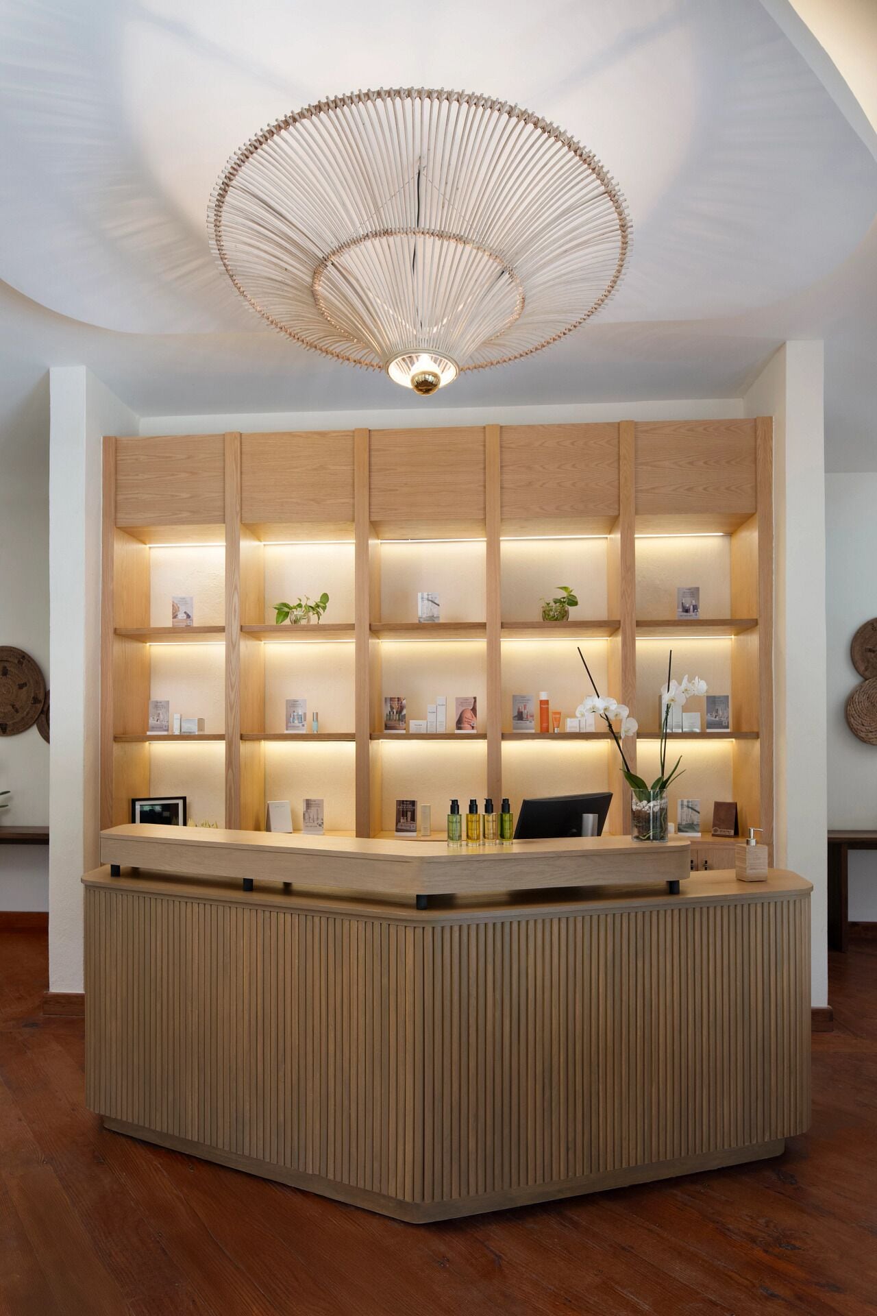 Couples treatment rooms, sauna, hot tub, steam room, body treatments