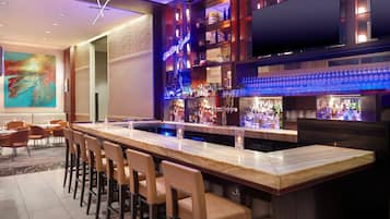 2 bares o lounges