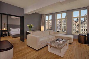 总统套房, 1 张特大床和 1 张沙发床, 河景 | 1 多间卧室、高档床上用品、羽绒被、记忆海绵床垫