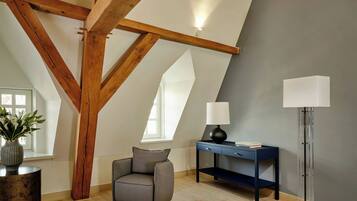 Premium Room, 1 King Bed | 1 bedroom, premium bedding, down comforters, memory foam beds