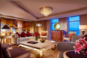 1 bedroom, premium bedding, down comforters, memory foam beds