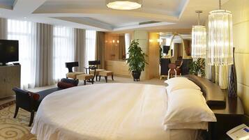 Baignoire et douche séparées, articles de toilette gratuits