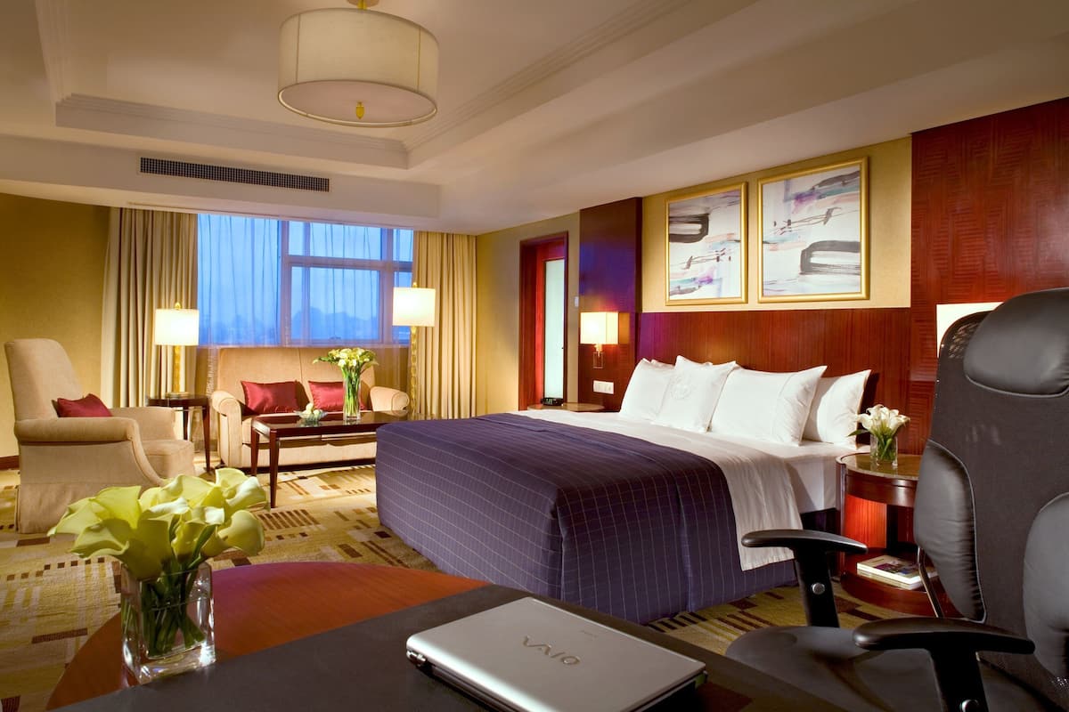 Zimmer, 1 King-Bett, Flussblick