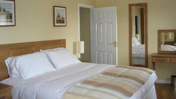 In-room safe, desk, iron/ironing board, free WiFi