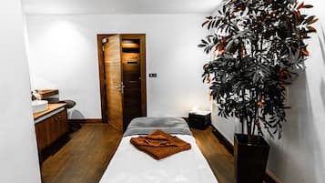 Sauna, hot tub, steam room, body treatments, body wraps, body scrubs