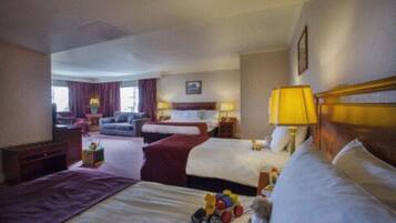 Deluxe Family Room | 1 bedroom, in-room safe, desk, iron/ironing board