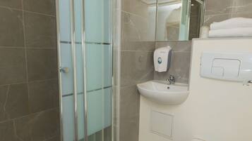 Standard Room, 1 Double Bed | Bathroom | Eco-friendly toiletries, towels