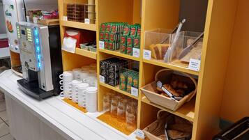 Petit déjeuner préparé sur commande servi tous les jours en supplément