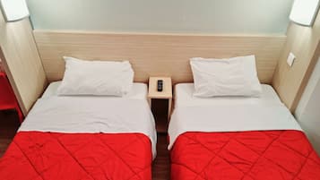 Standard Room, 2 Twin Beds | Desk, blackout drapes, free WiFi, bed sheets