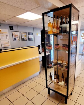 Bar (on property) - Premiere Classe Honfleur (Honfleur)