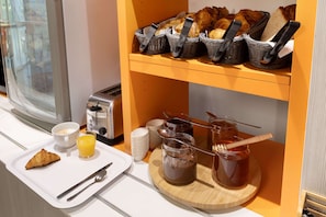 To-go breakfast for a fee on weekdays