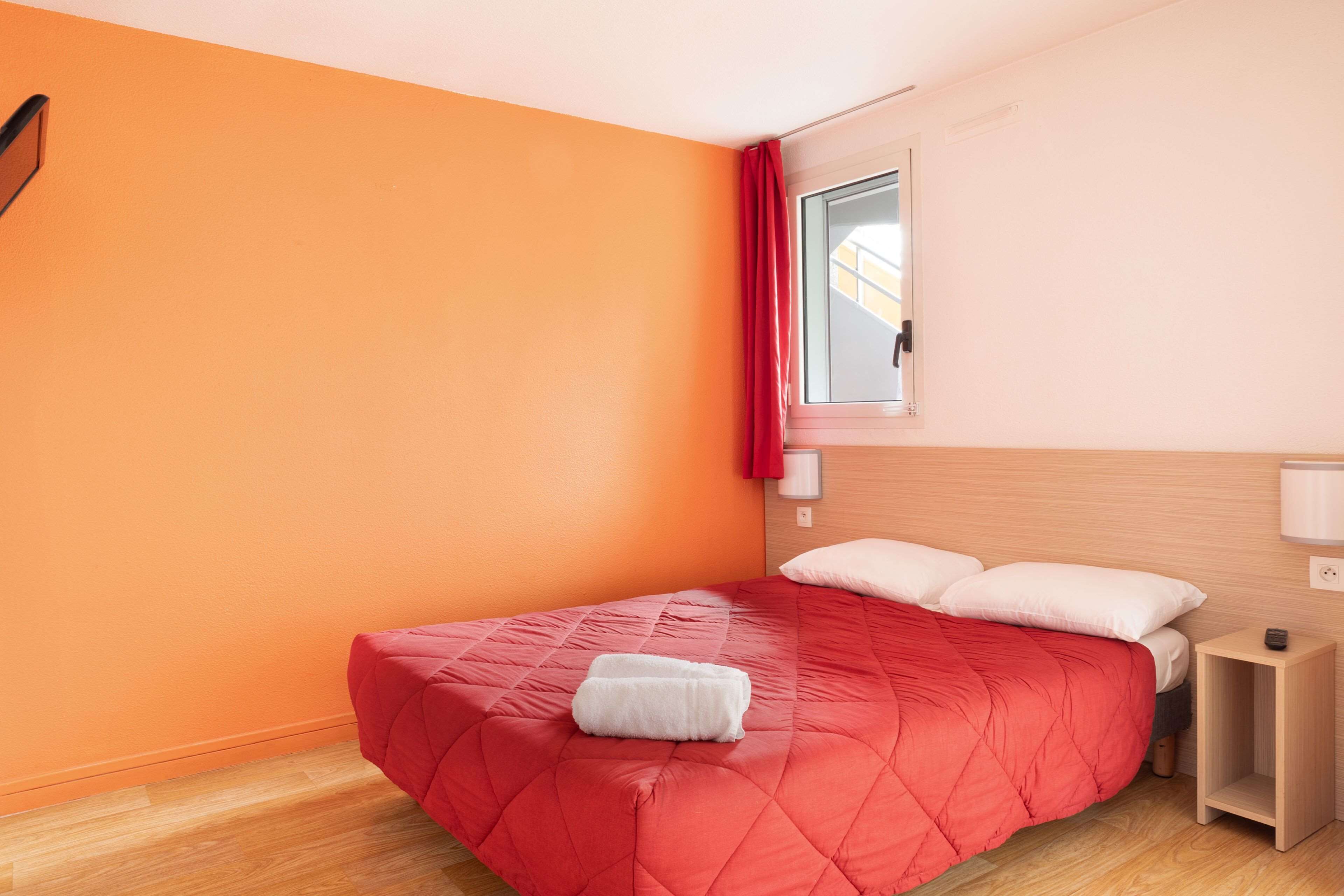 Bureau, Wi-Fi gratuit, draps fournis