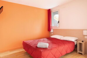 Chambre Standard, 1 lit double | Bureau, accĂšs au Wi-Fi (inclus), literie fournie