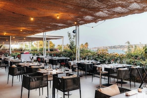 5 restaurants; dinner served  - Mangia's Brucoli, Sicily, Autograph Collection (Augusta)