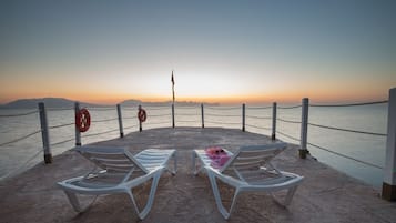 Sun deck