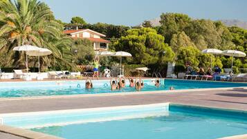 Seasonal outdoor pool